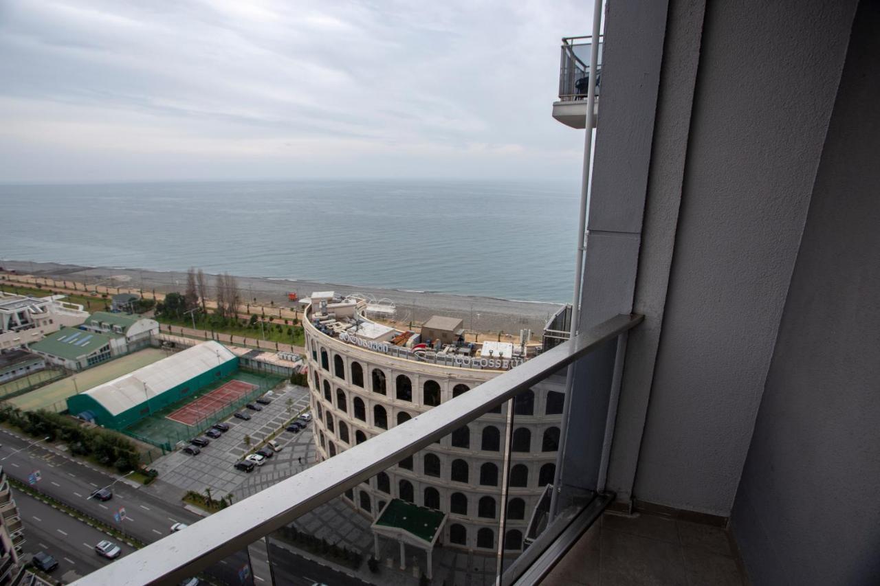 Apartment Natalia Sea Towers Batumi Esterno foto